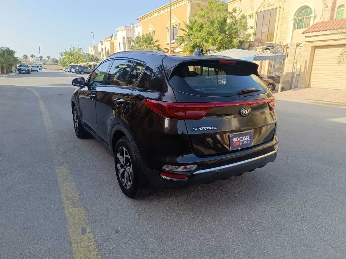 Car image 7