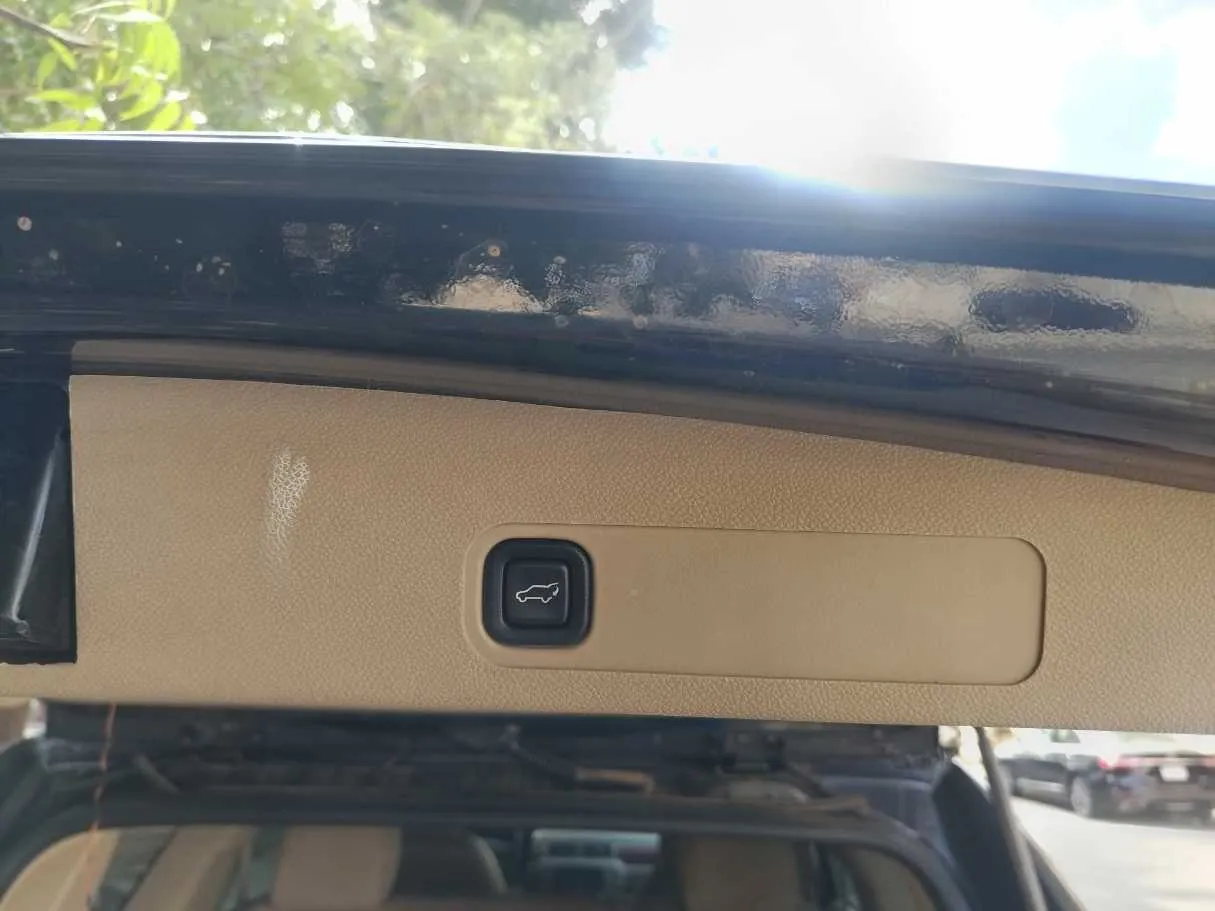Car image 37