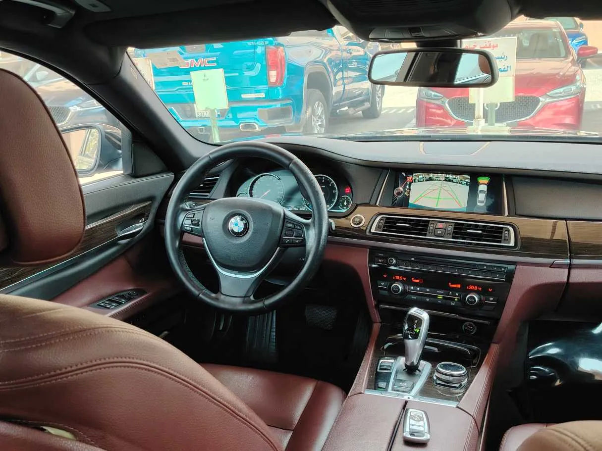 Car image 23