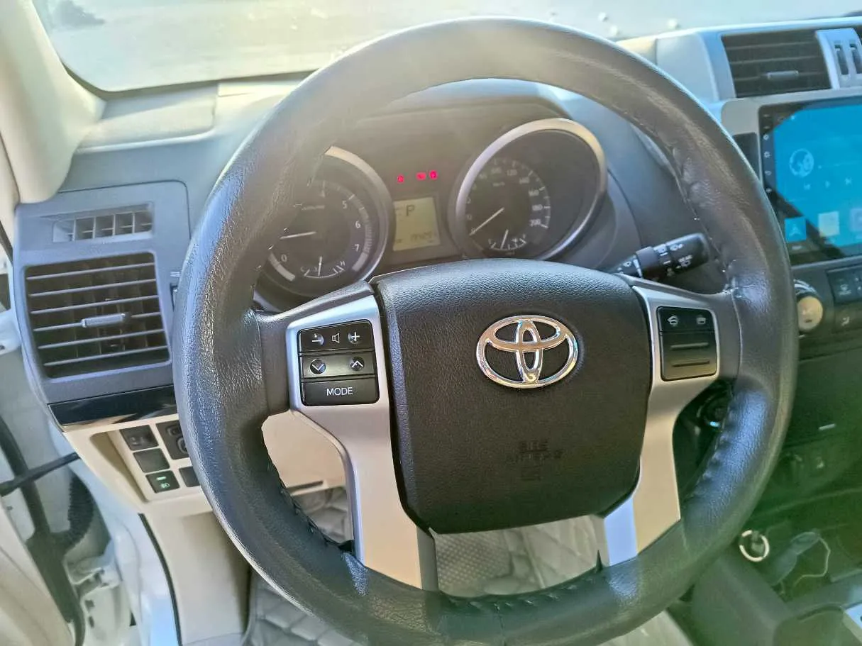 Car image 24