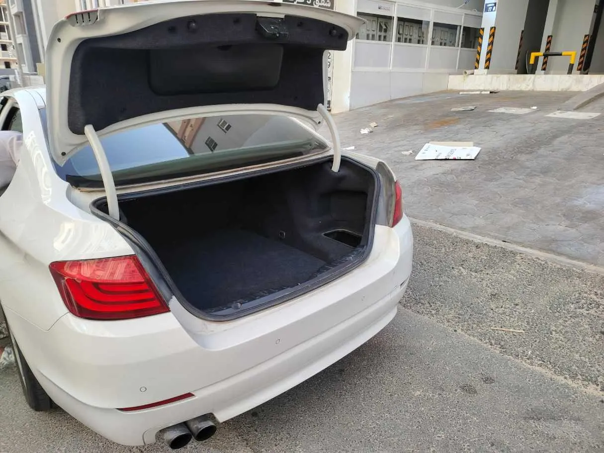 Car image 29