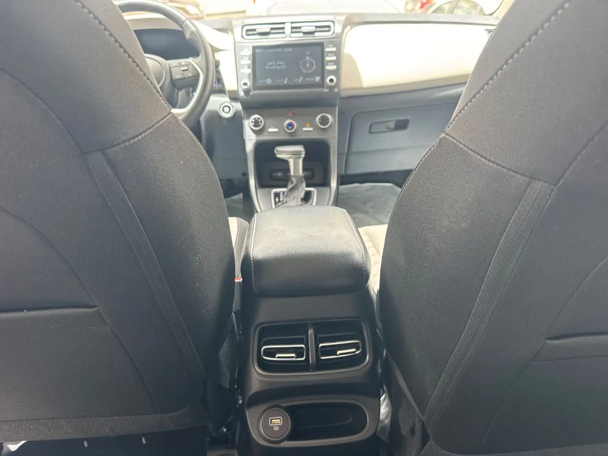 Car image 20