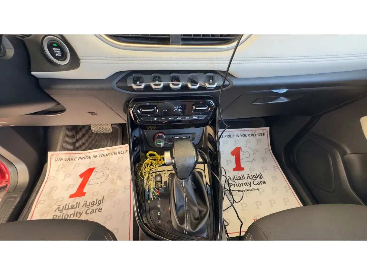 Car image 14