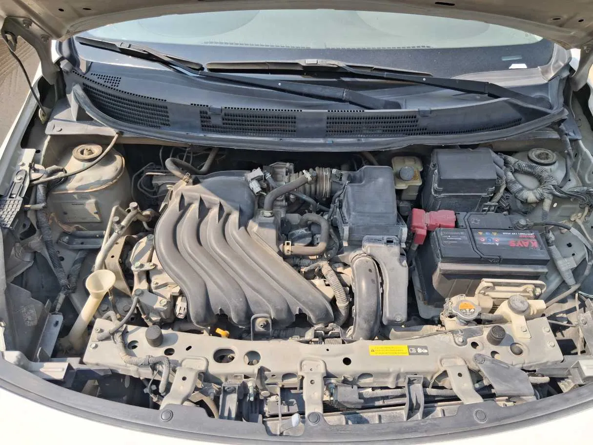 Car image 19