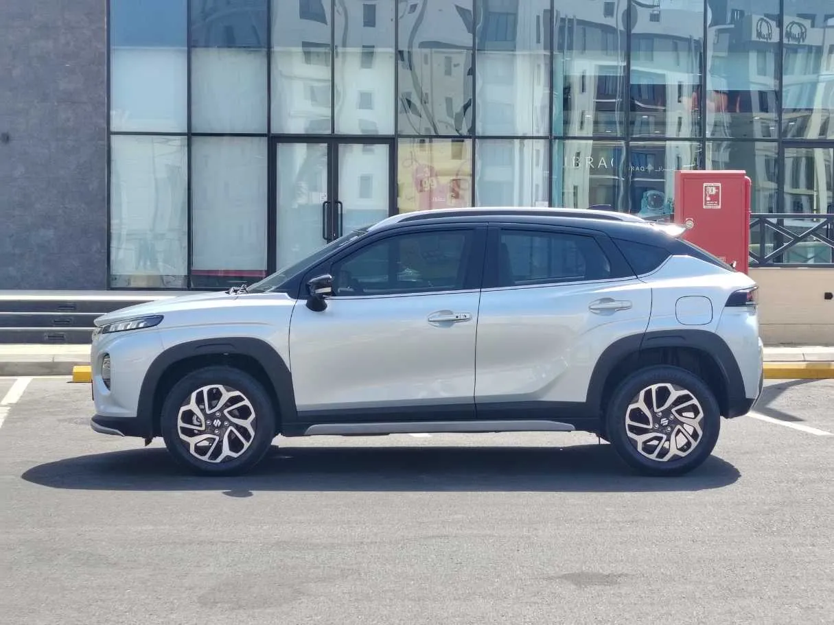Car image 8
