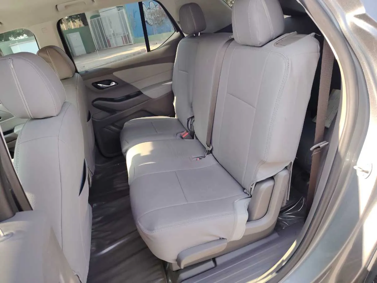 Car image 15