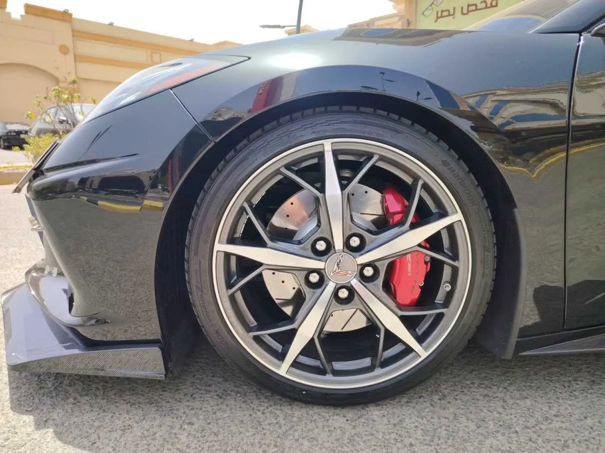 Car image 10