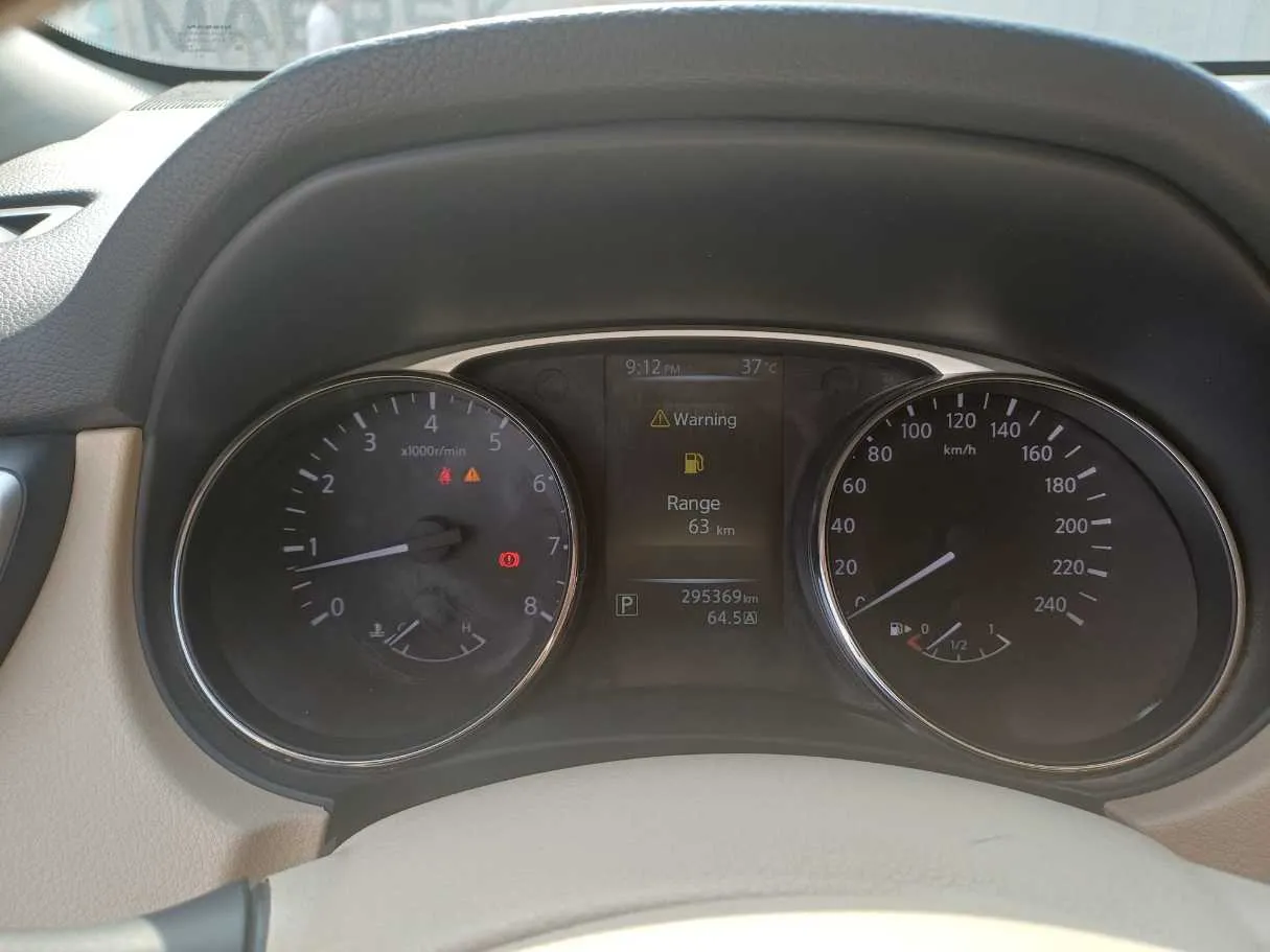 Car image 18