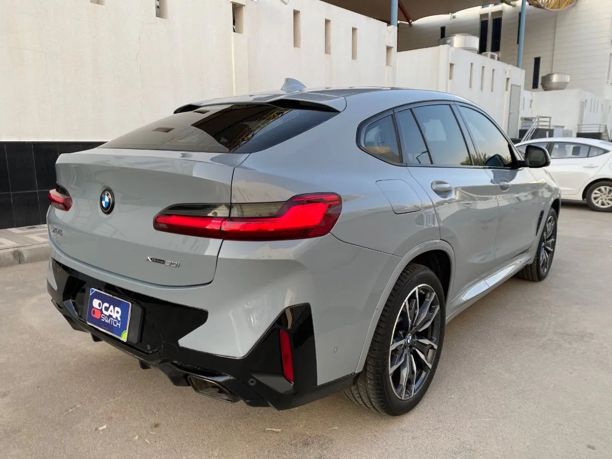 Car image 5