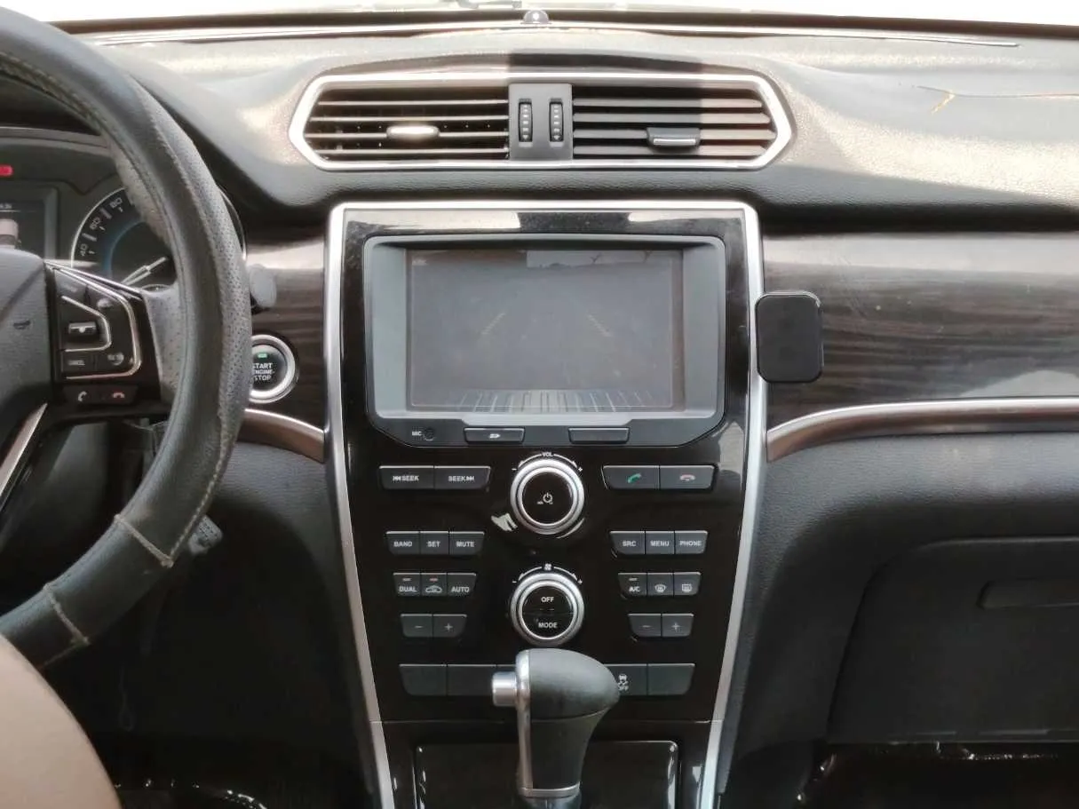 Car image 22