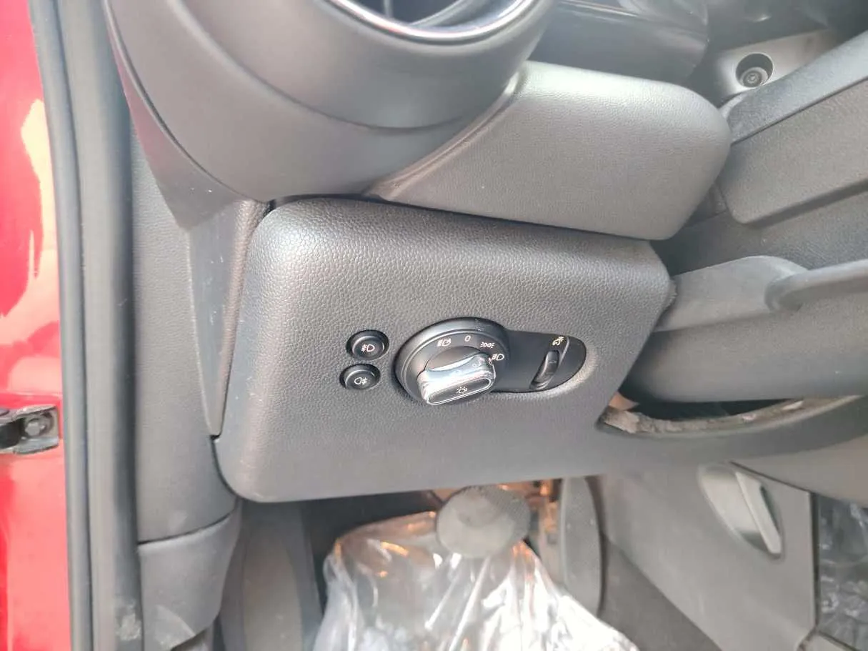Car image 39