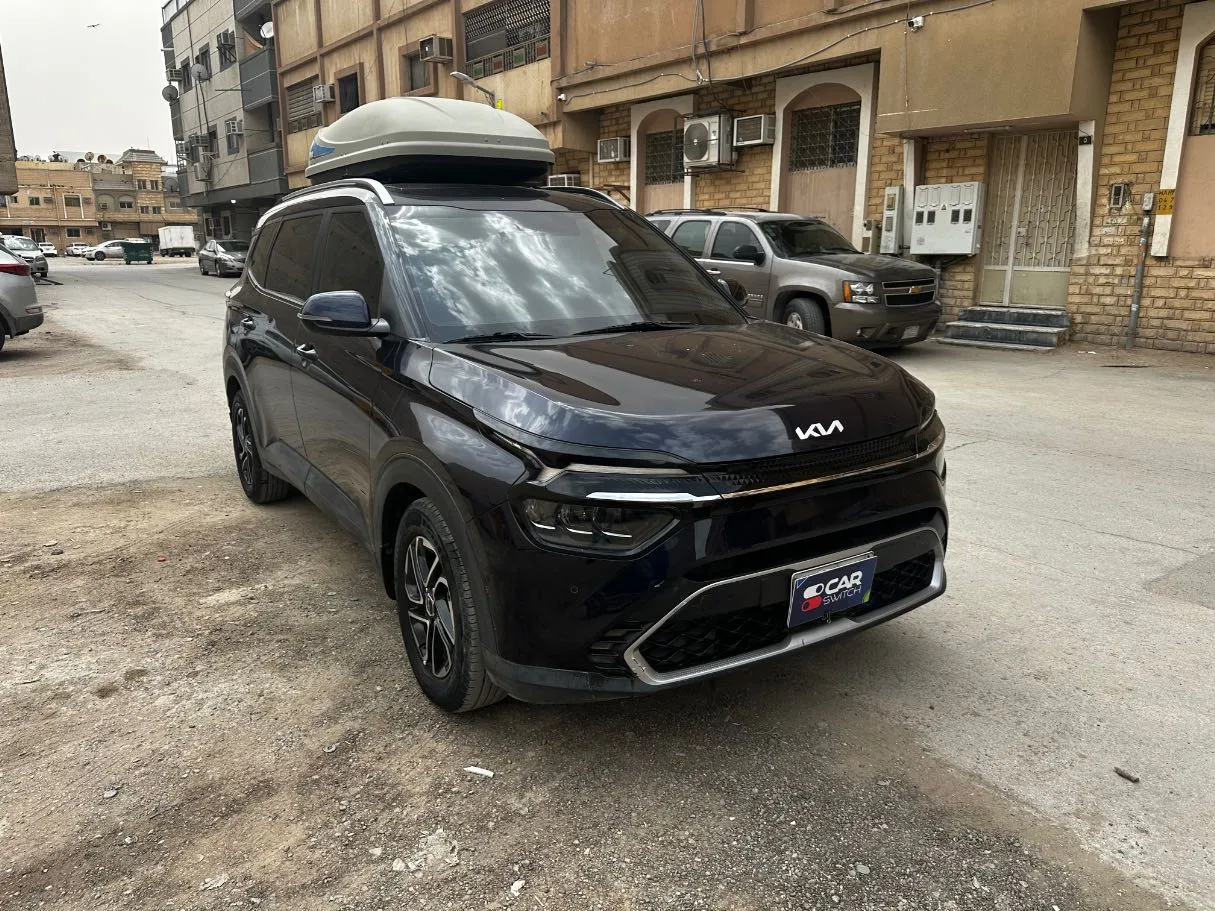 Car image 3