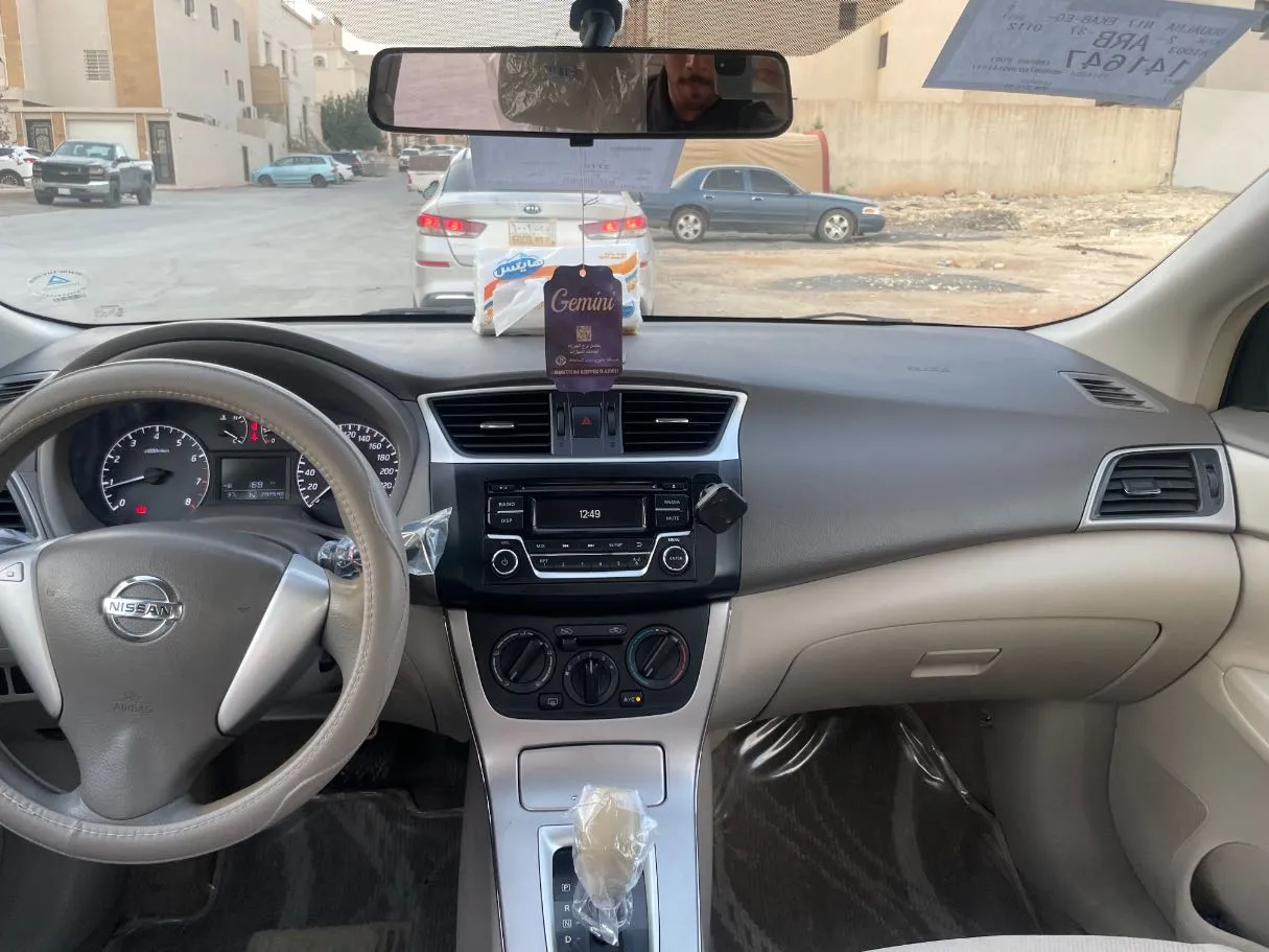 Car image 19