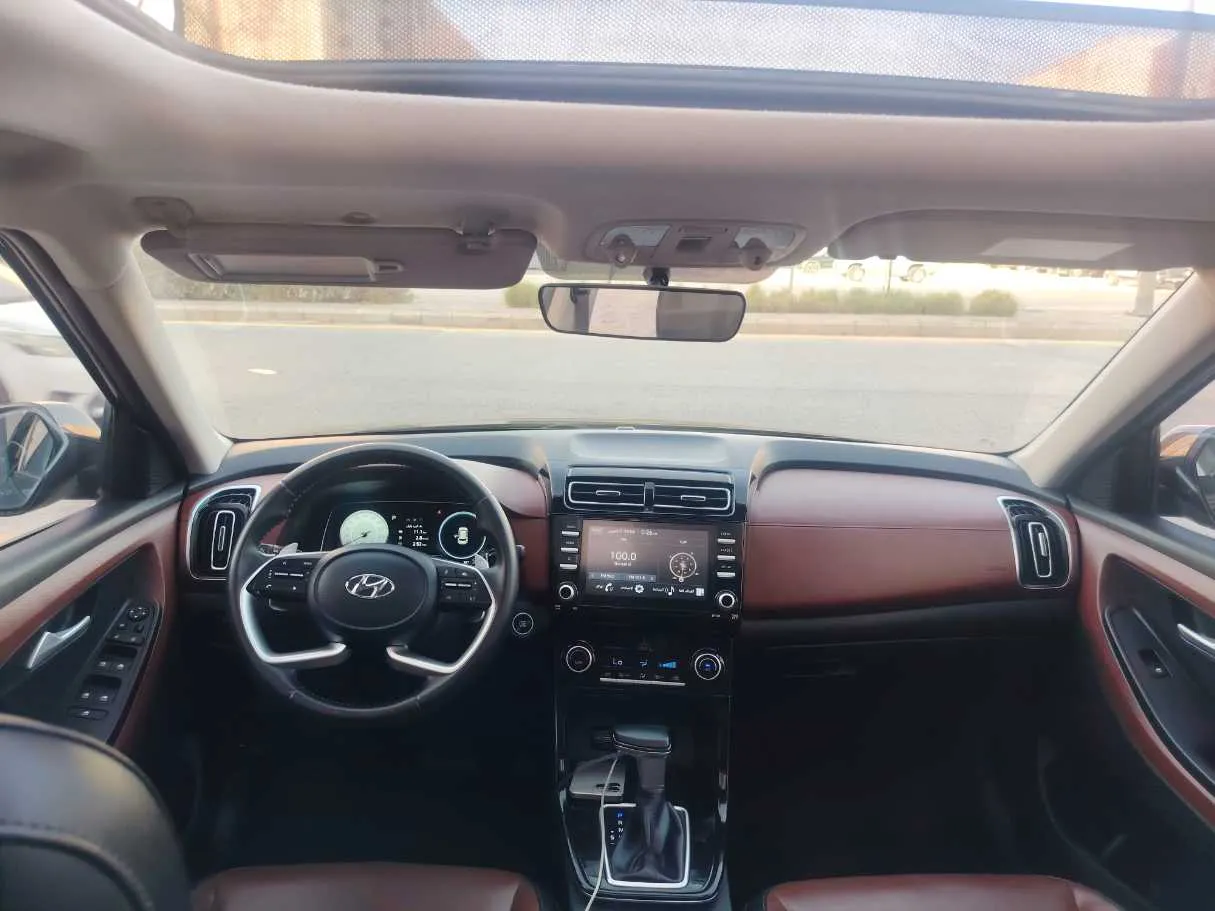 Car image 16