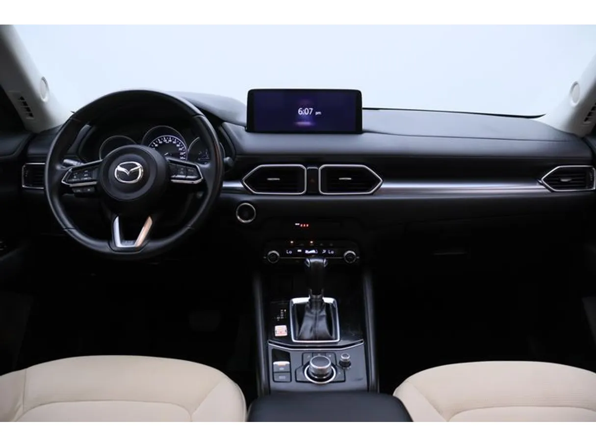 Car image 14