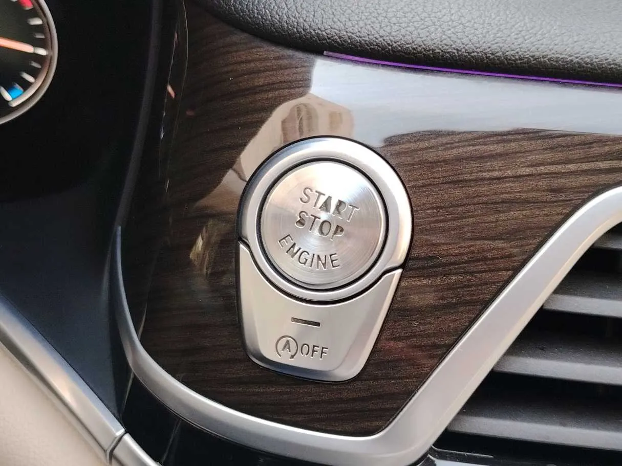 Car image 40