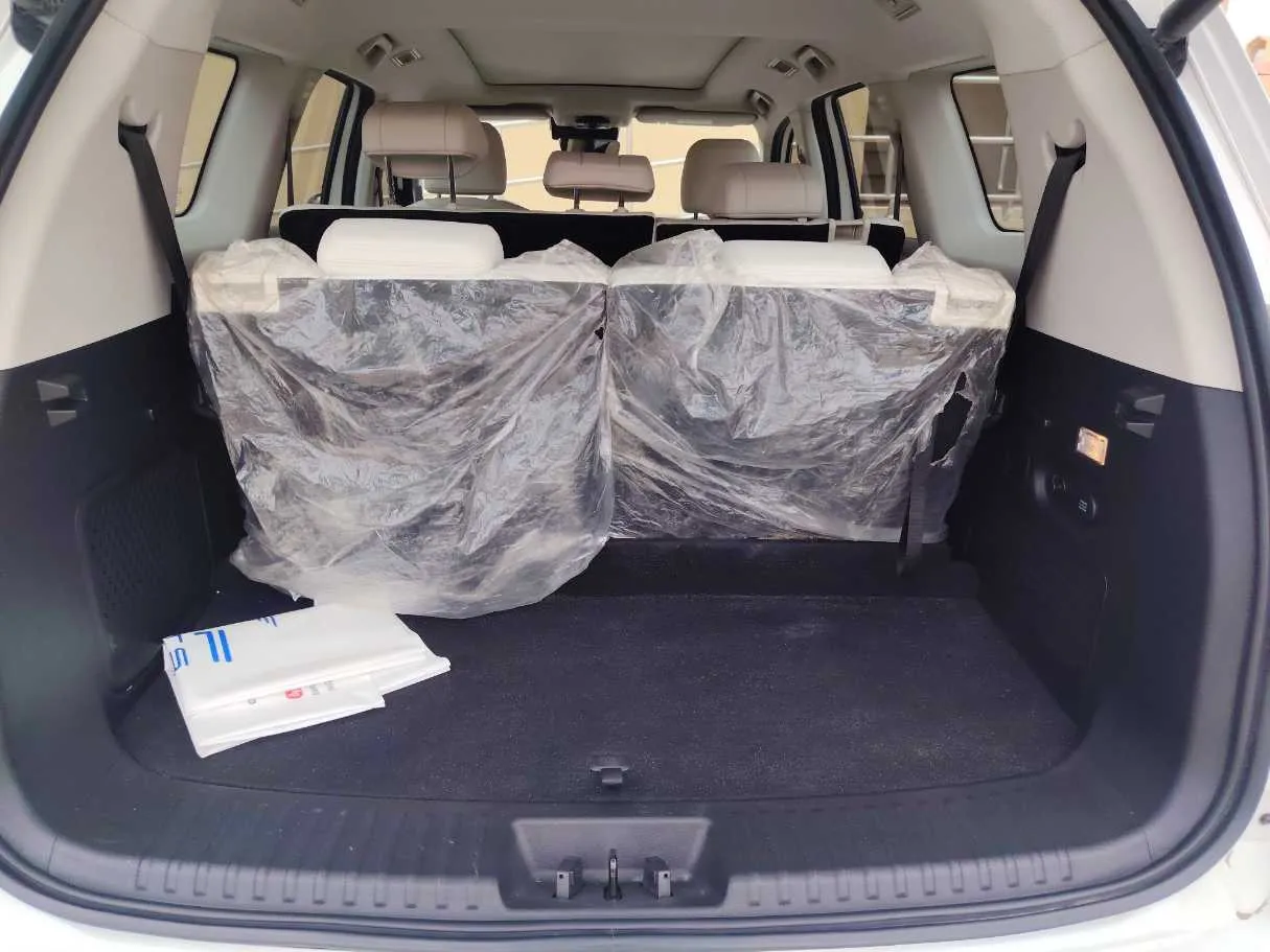 Car image 26