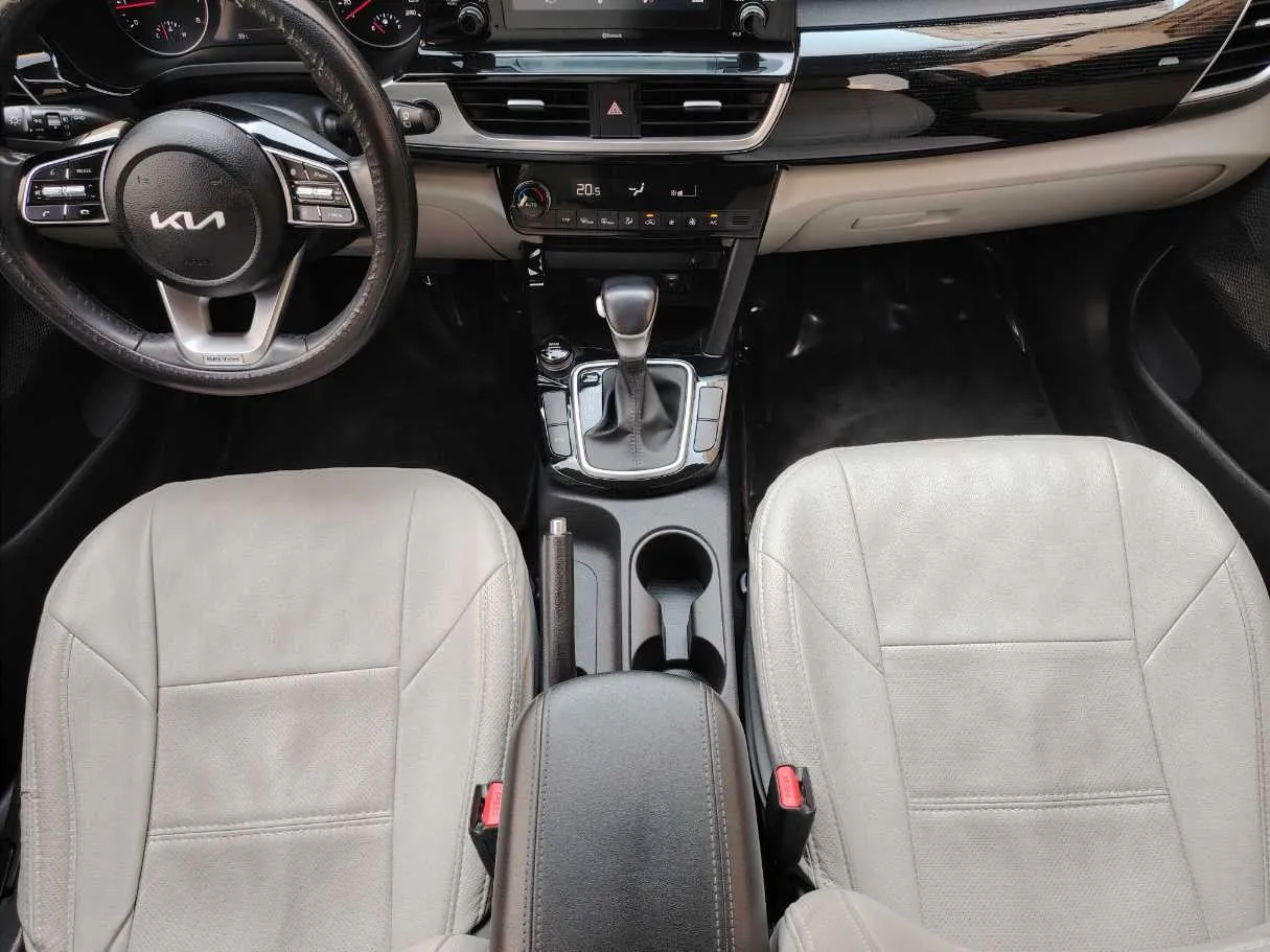 Car image 20