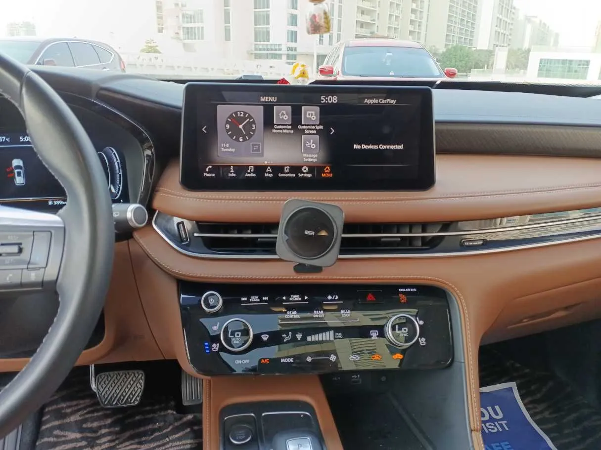 Car image 17