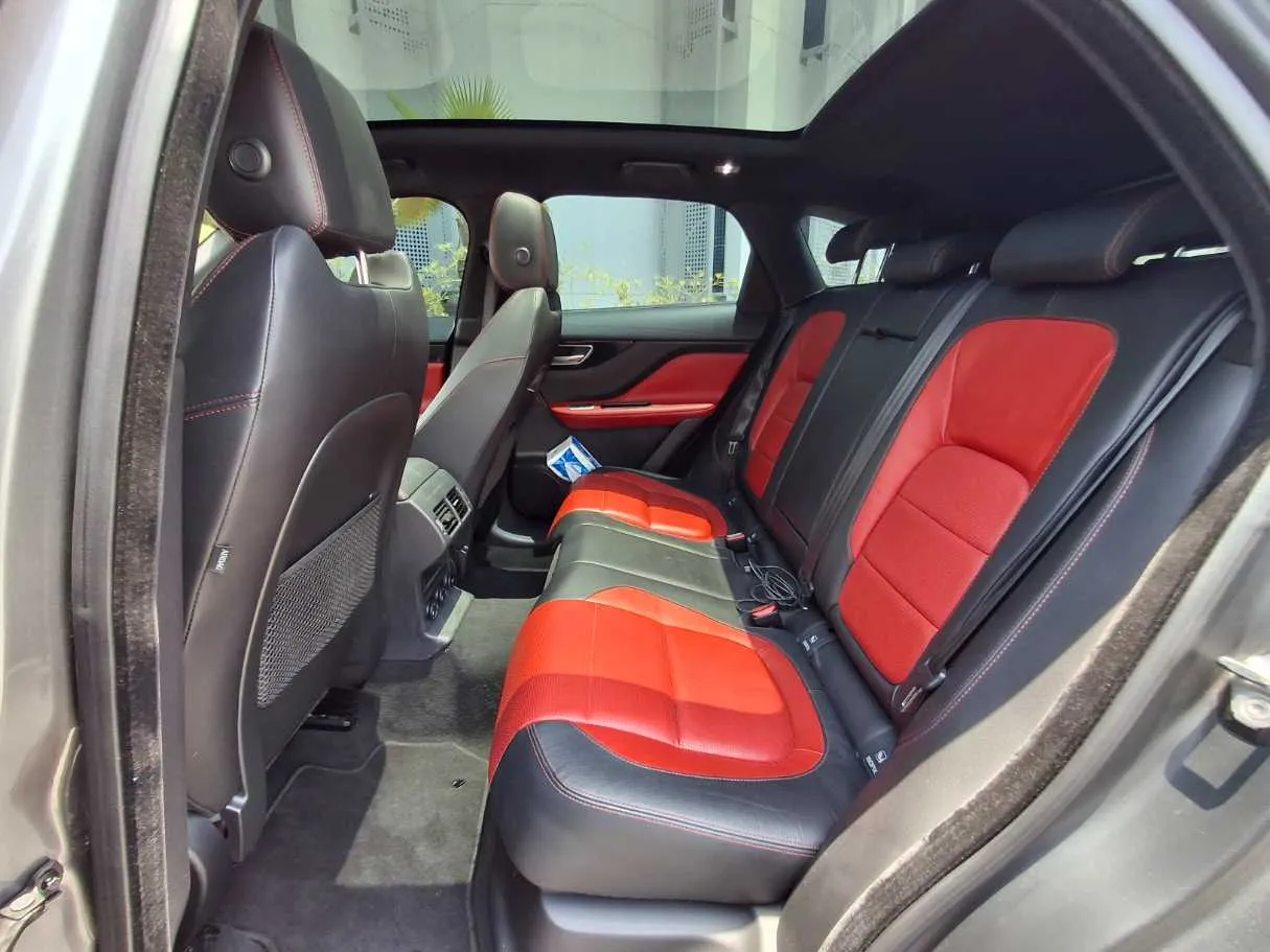 Car image 13