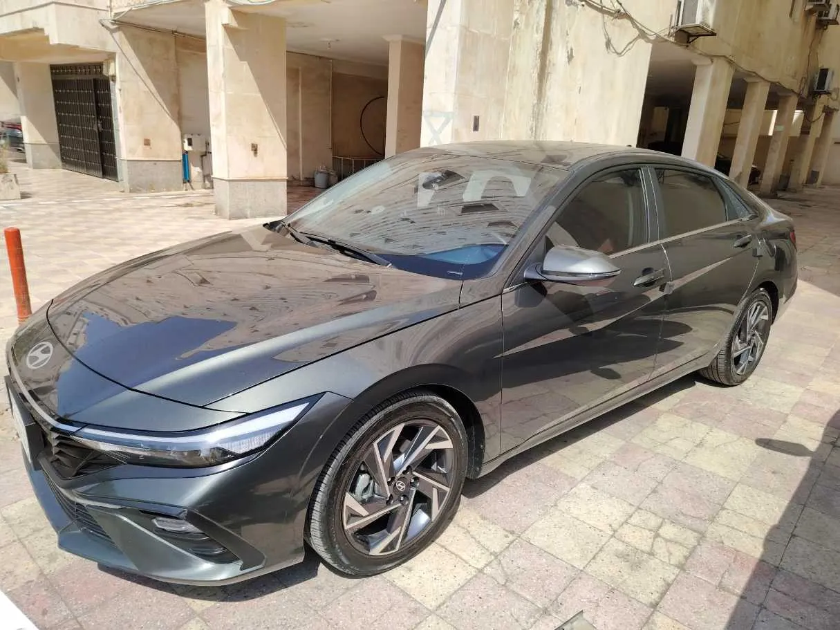 Car image 8