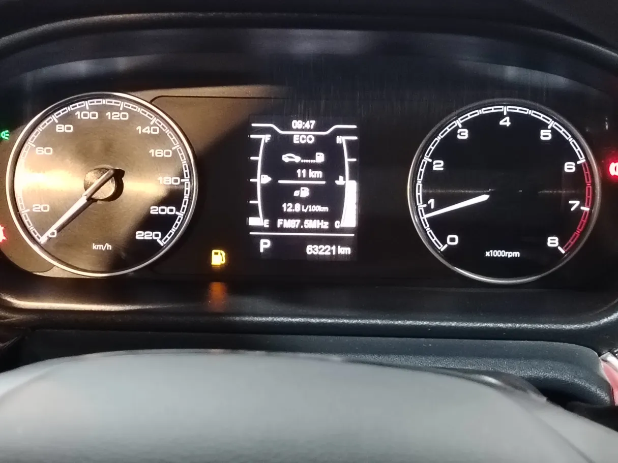 Car image 25