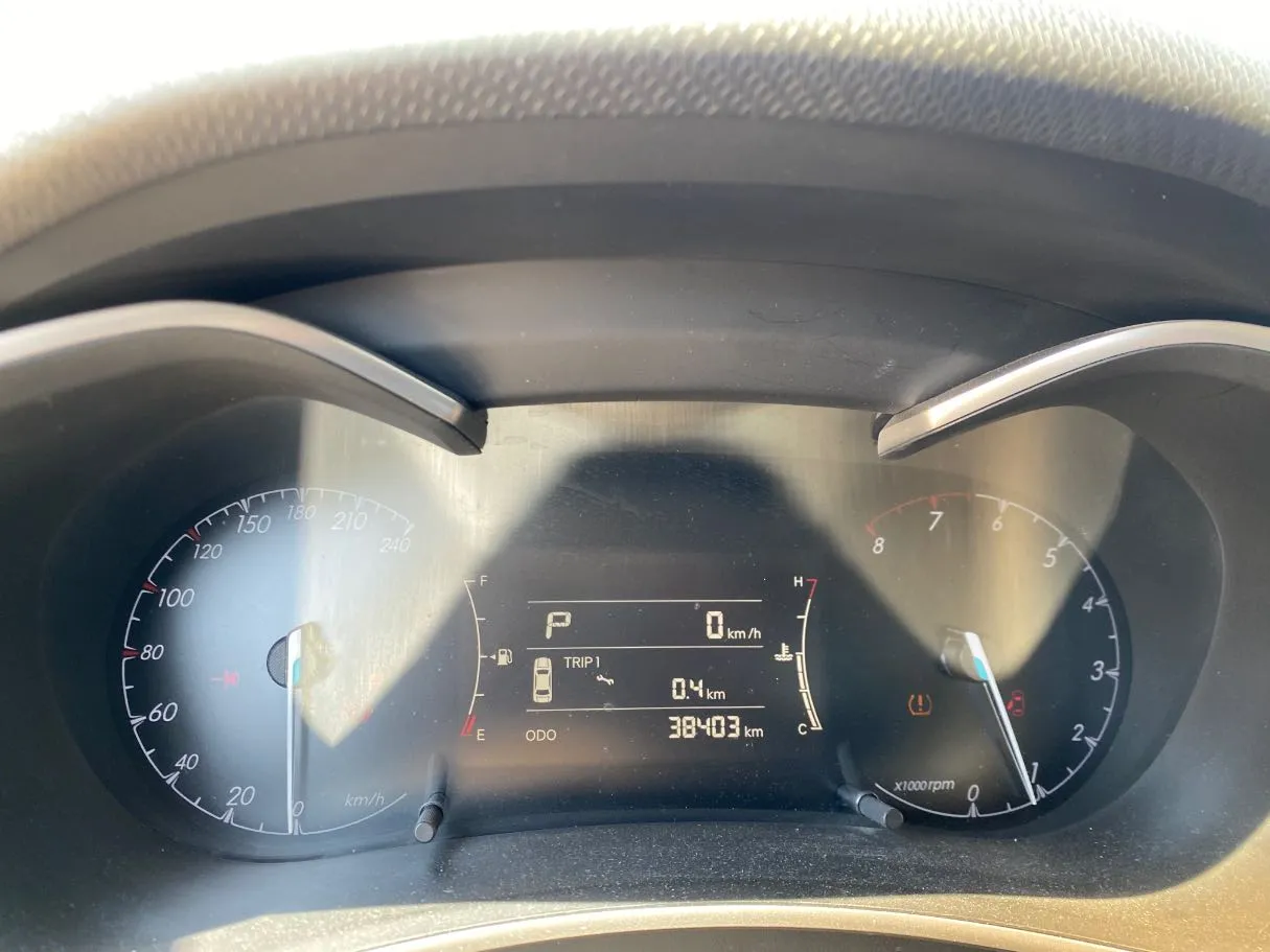 Car image 18