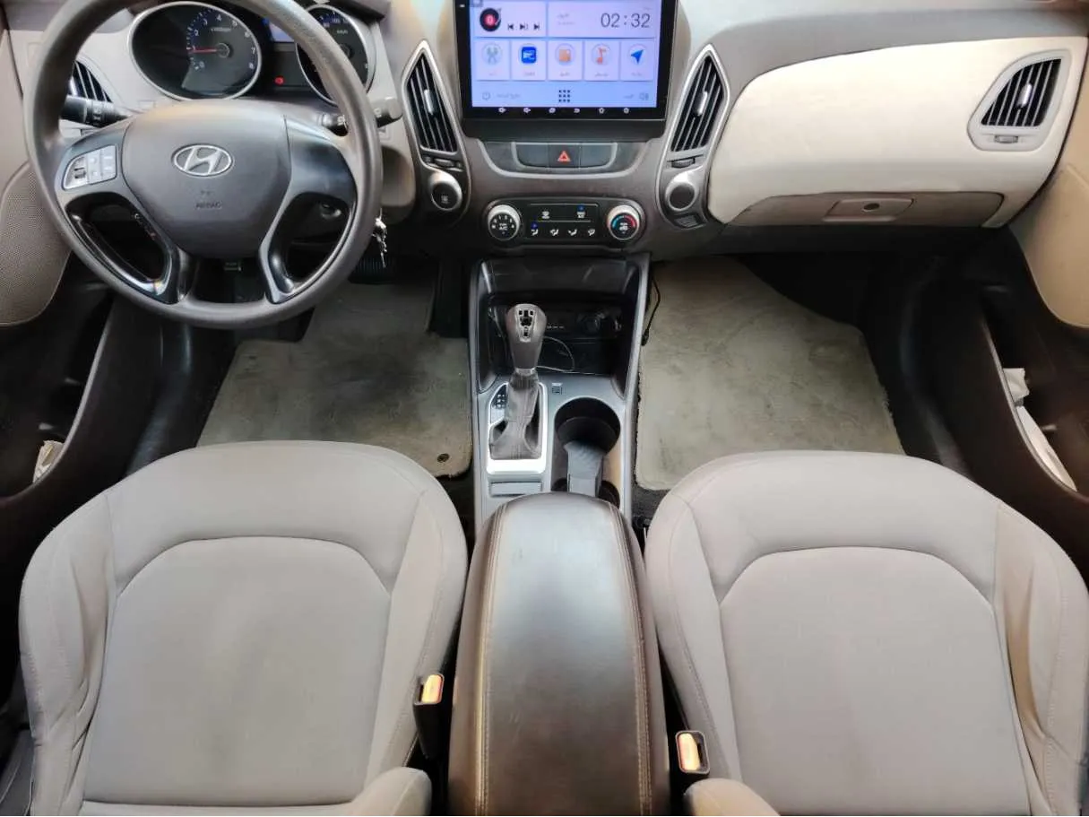 Car image 18