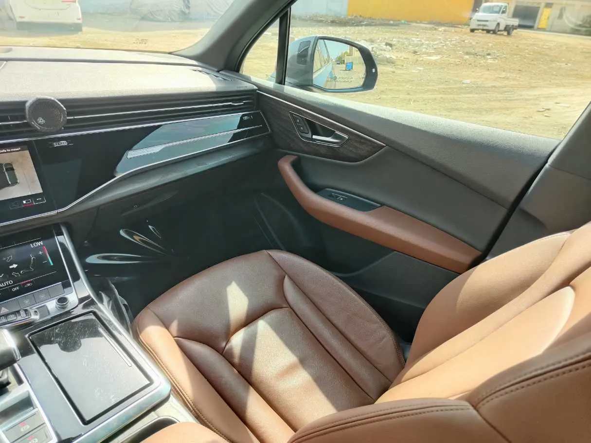 Car image 33