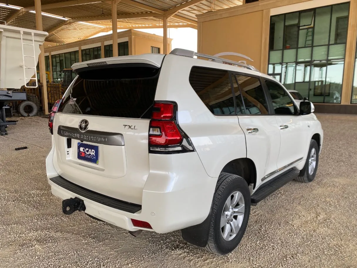 Car image 5