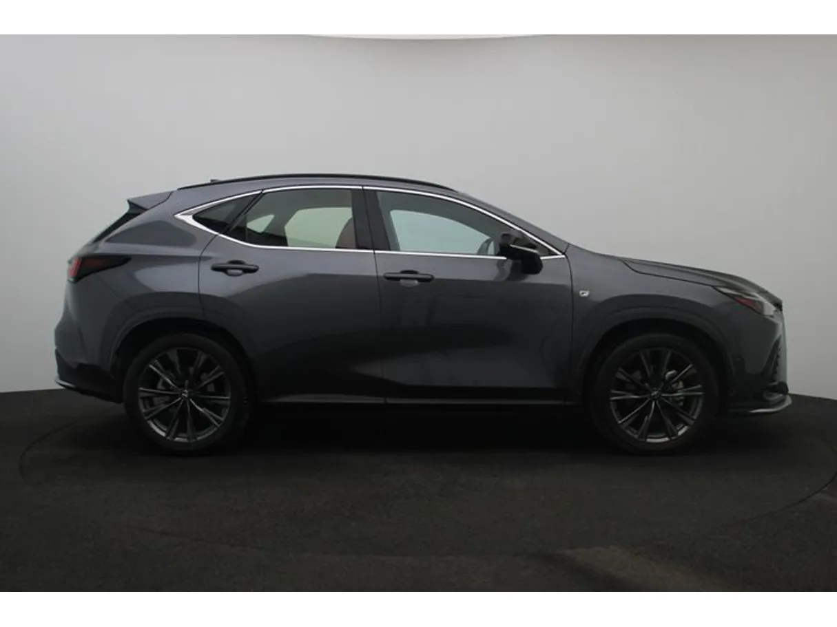 Car image 13