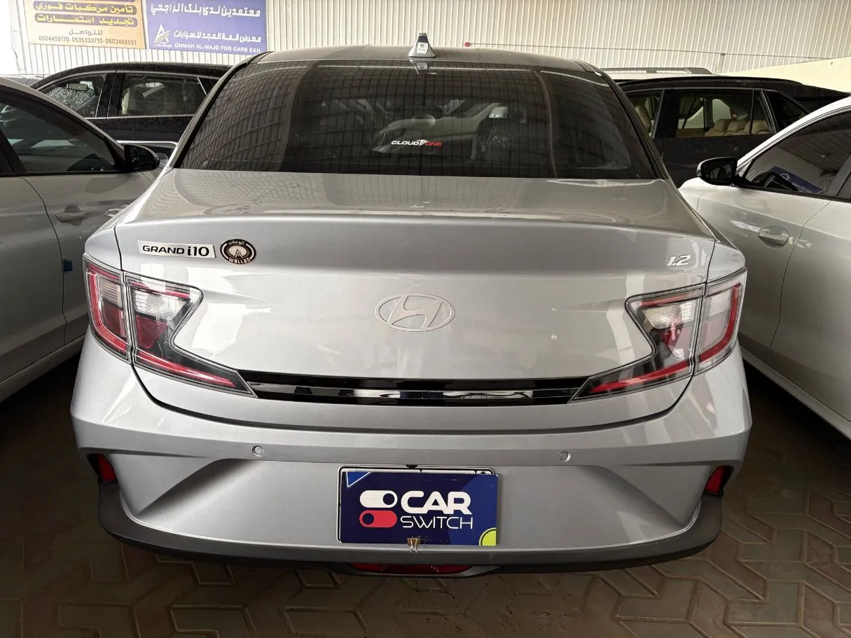 Car image 5
