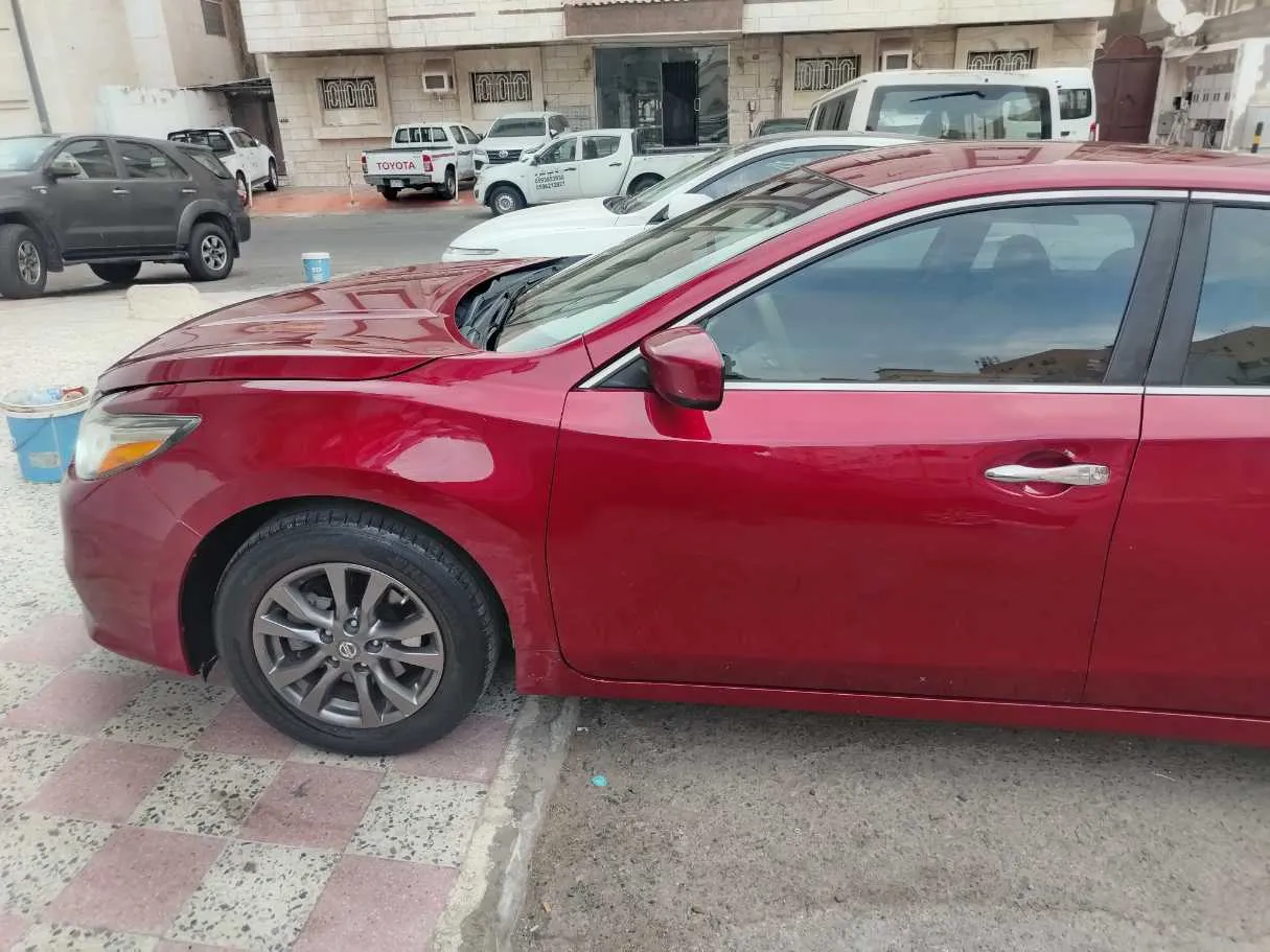 Car image 11