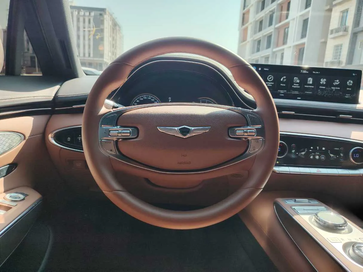 Car image 23