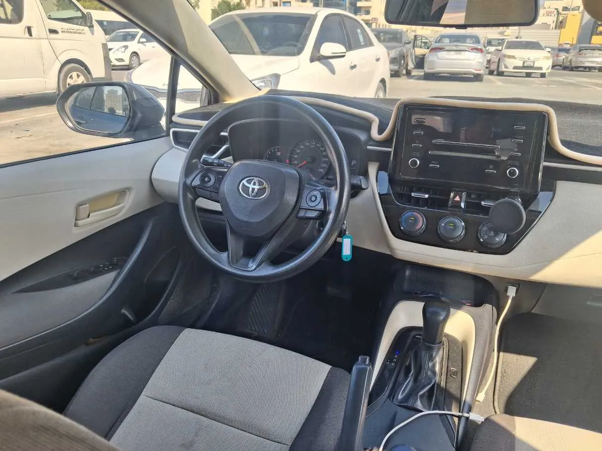Car image 17