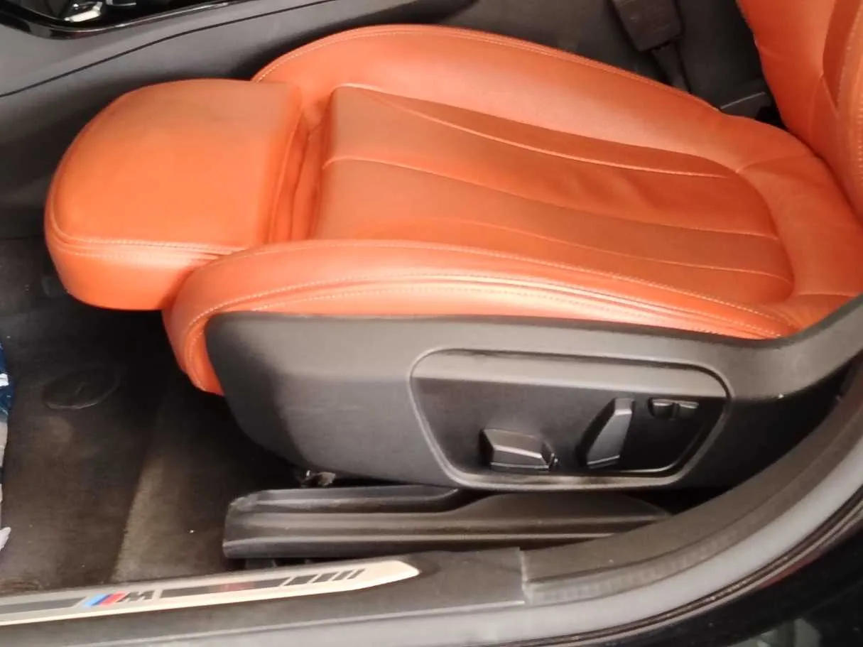 Car image 24