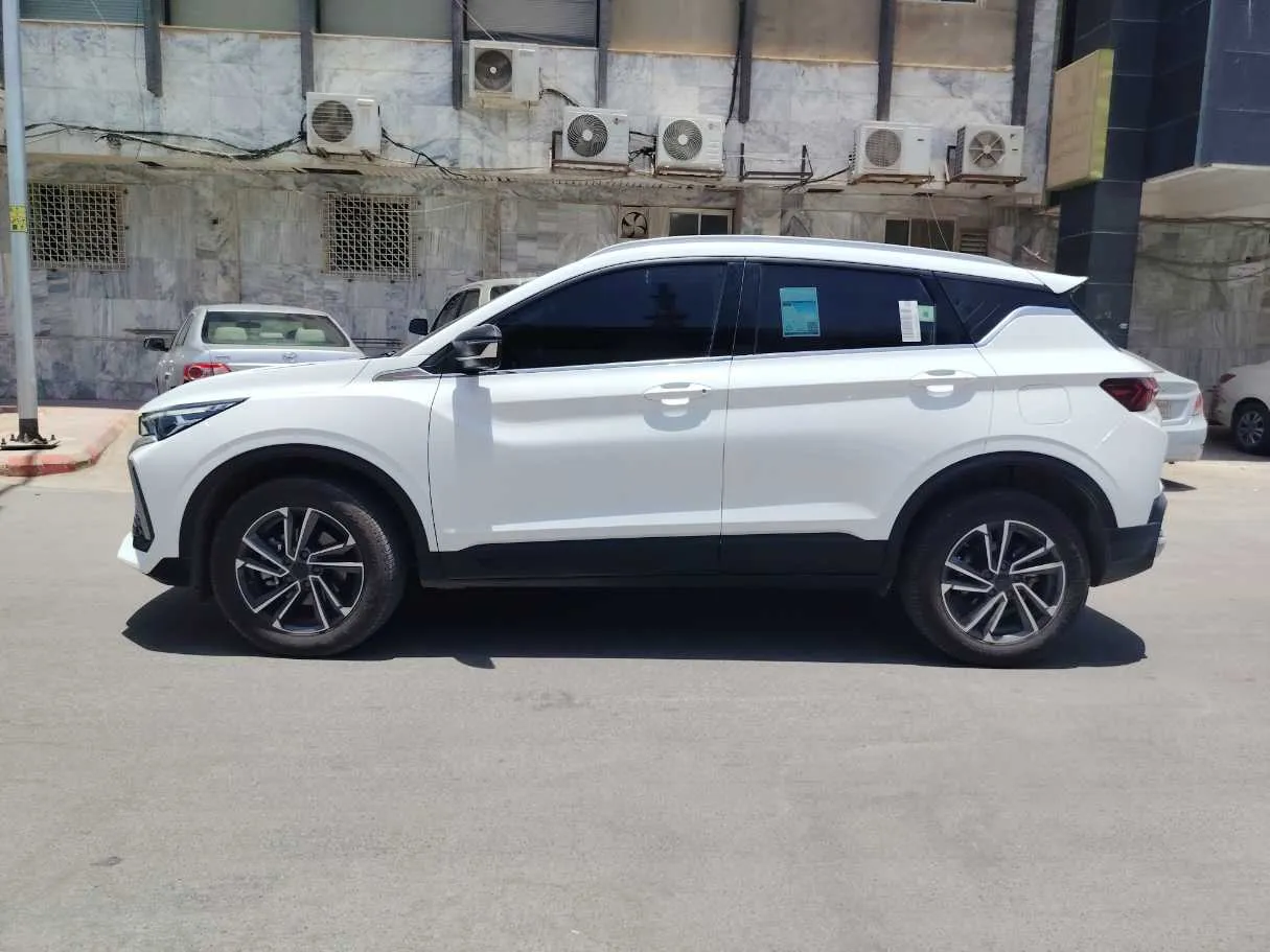 Car image 8