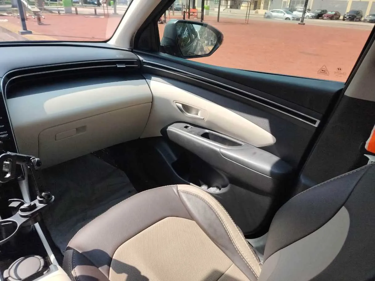 Car image 33