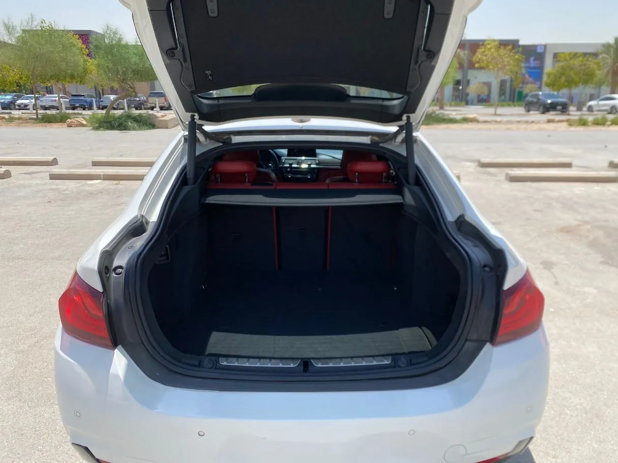 Car image 21