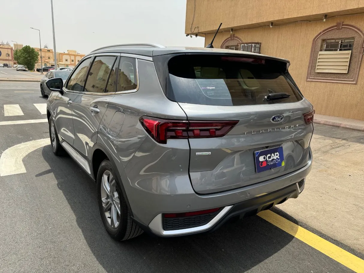 Car image 7