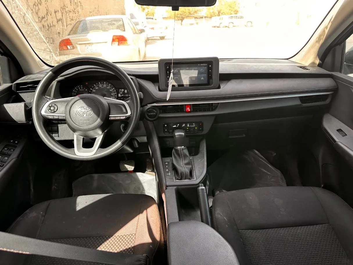 Car image 17