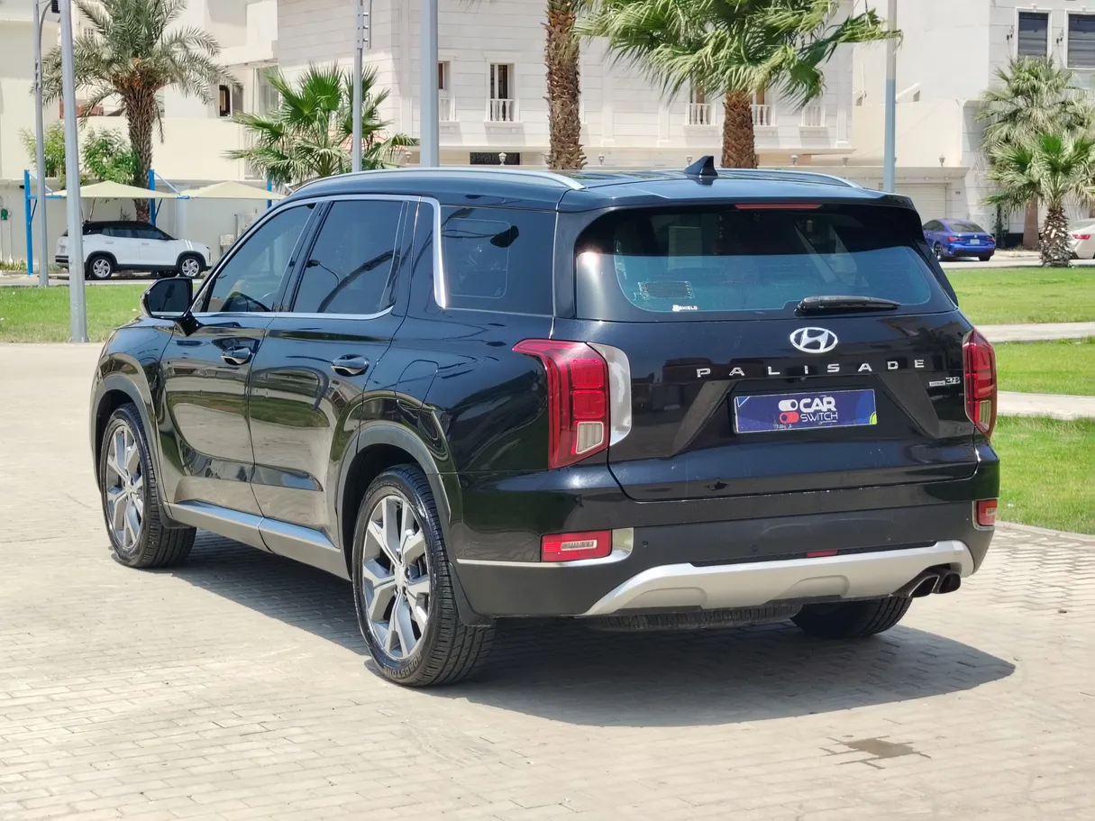 Car image 7