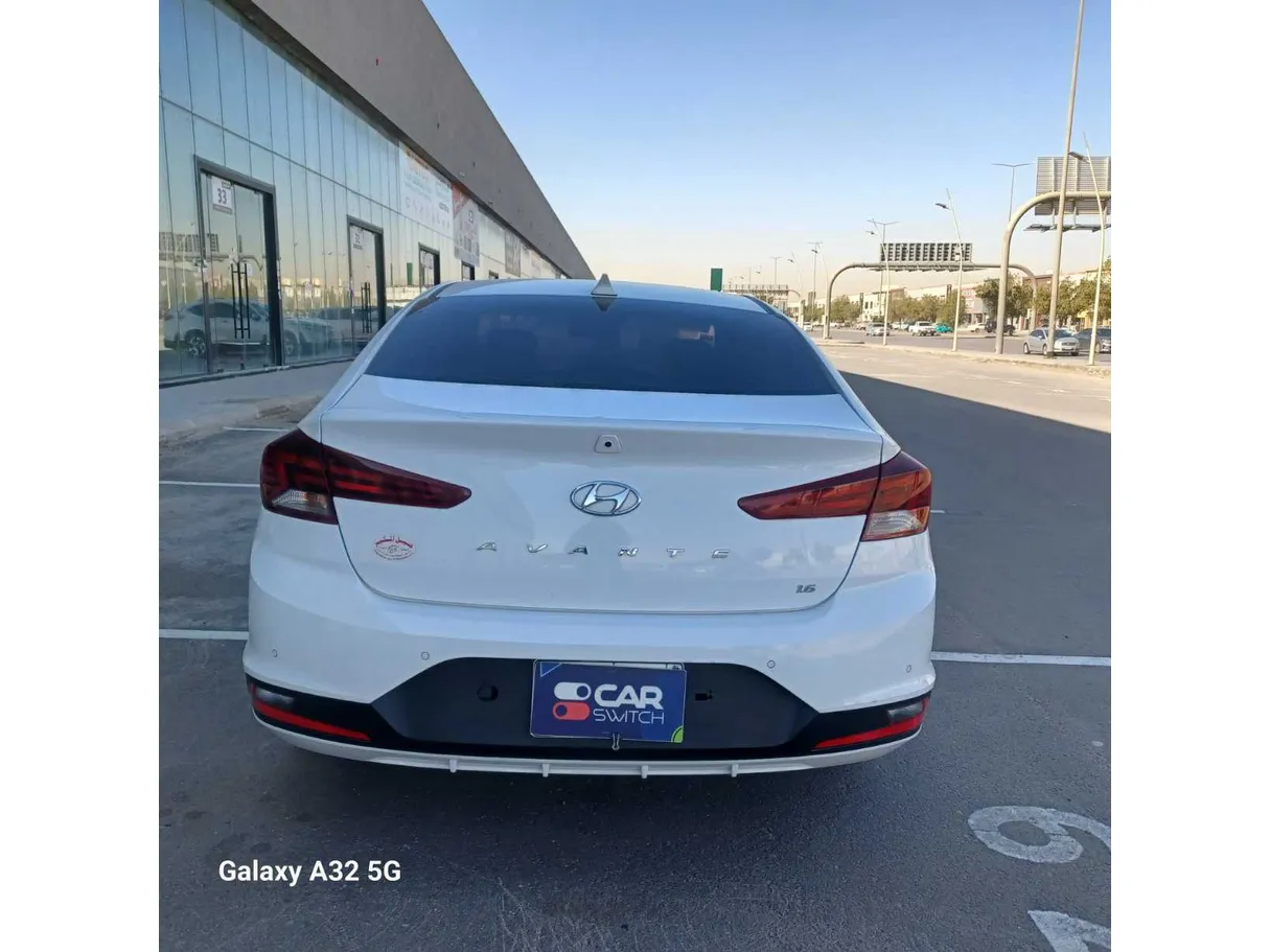 Car image 5
