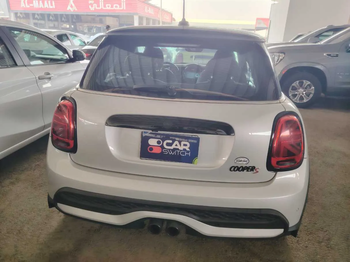 Car image 6