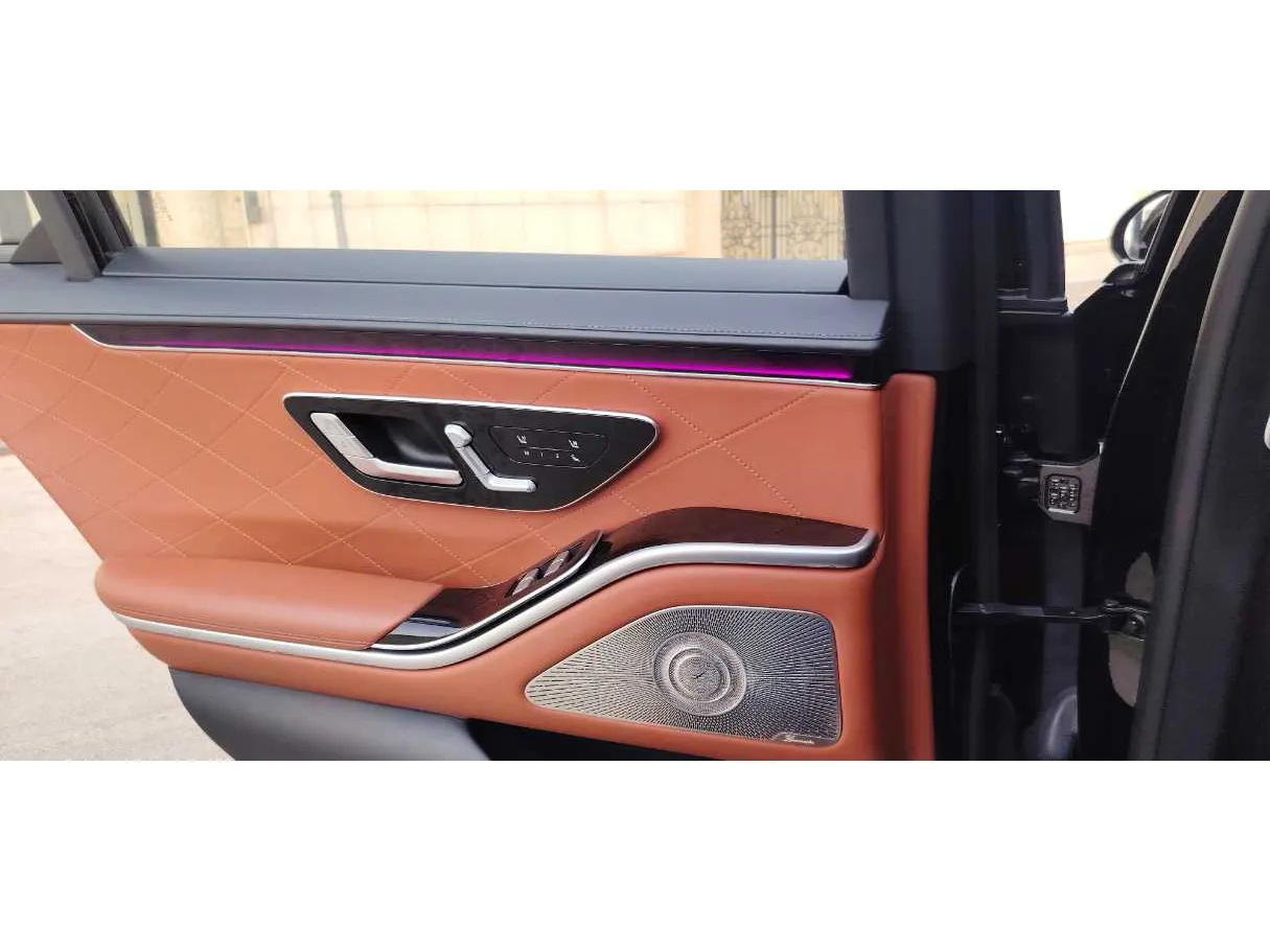 Car image 26