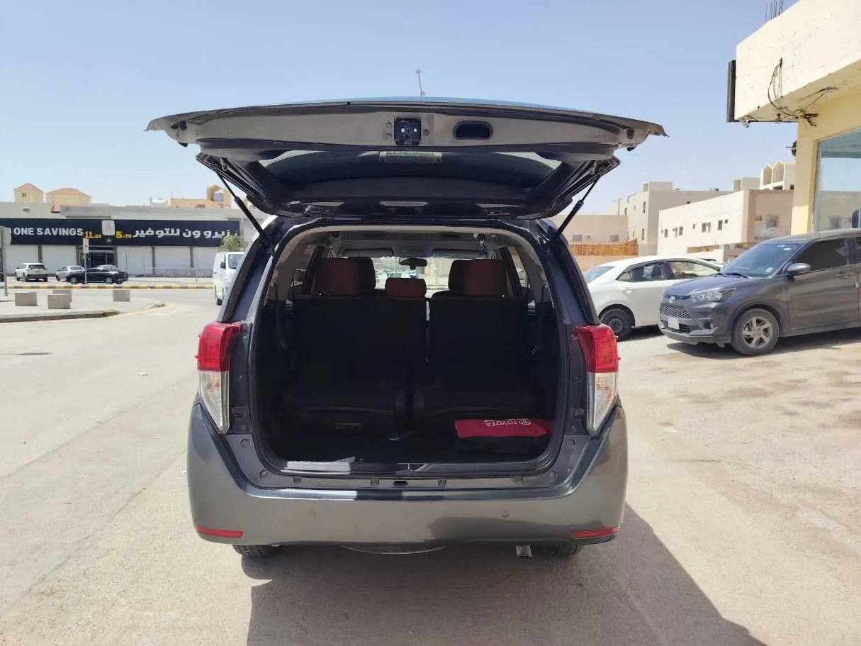 Car image 22