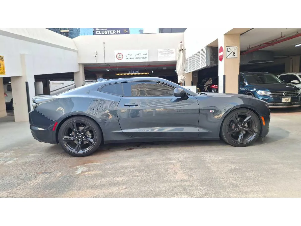 Car image 3