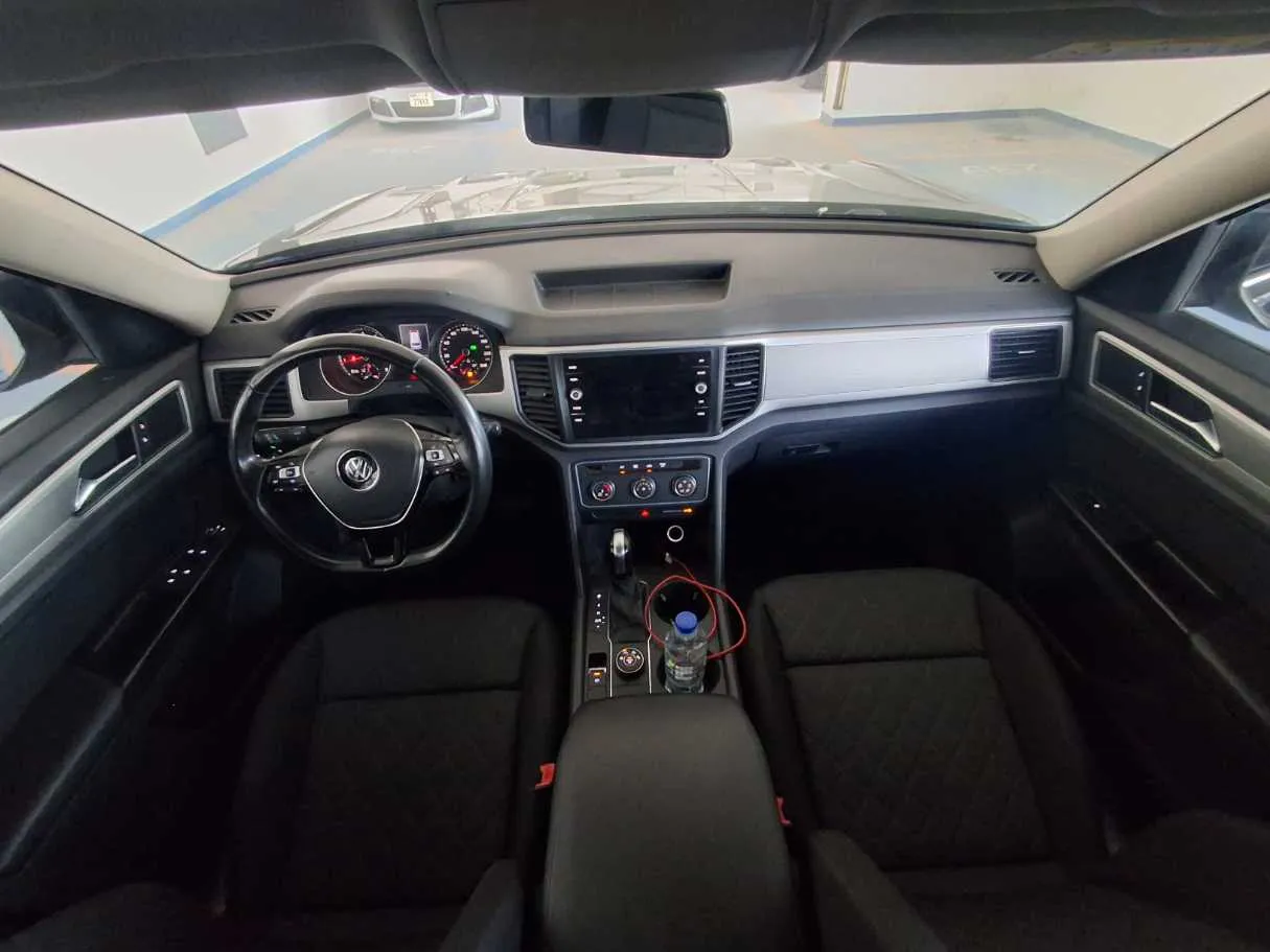 Car image 16