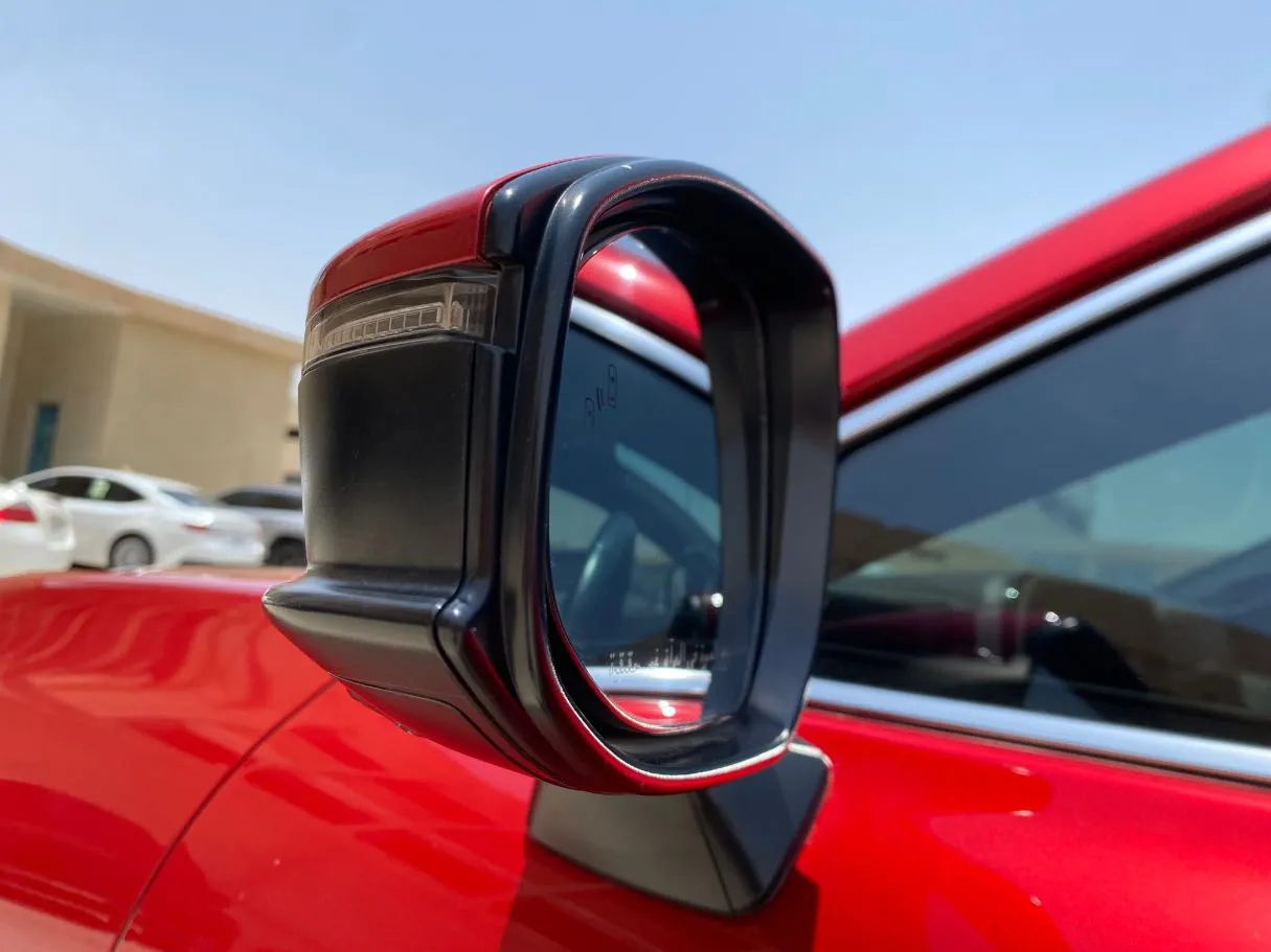 Car image 23