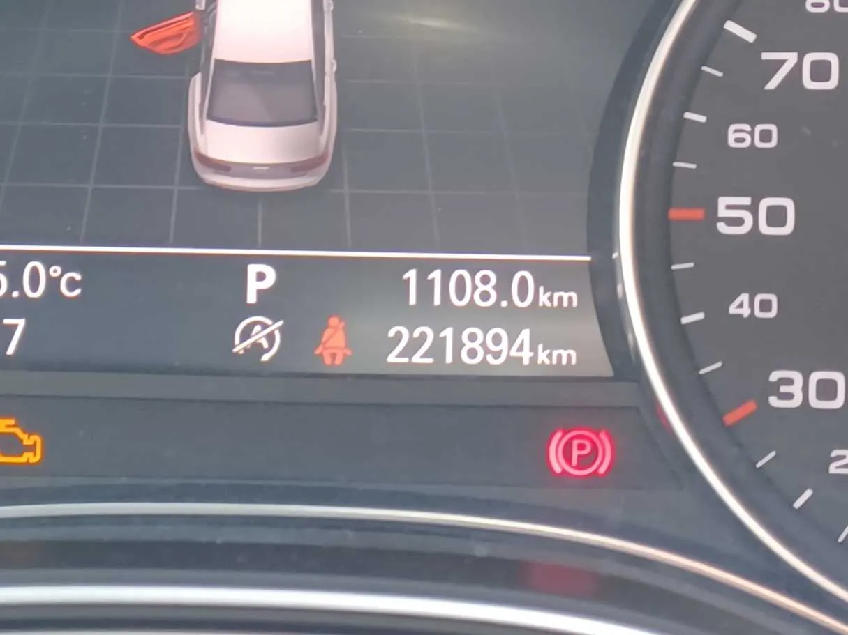 Car image 16